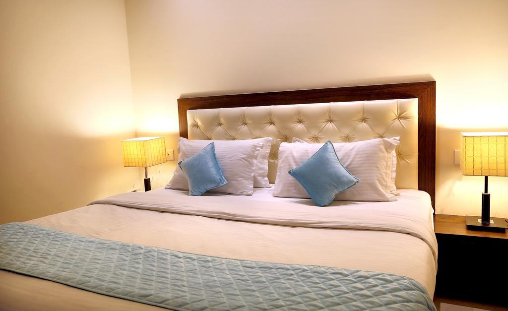 Hotel Rk Grande Лудхиана Экстерьер фото